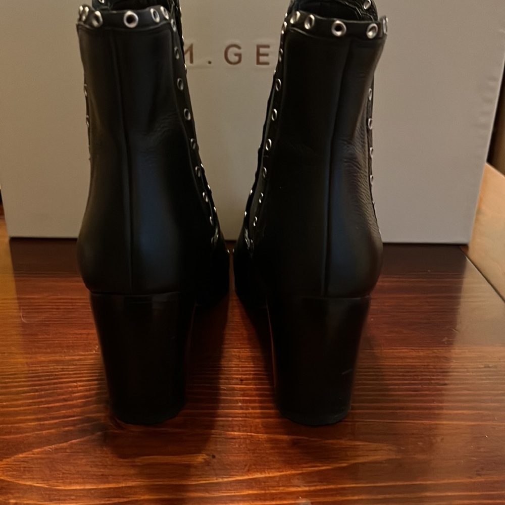 M. Gemi Black Leather Ankle Boots with Silver Eyelet Detailing - Picture 4 of 8